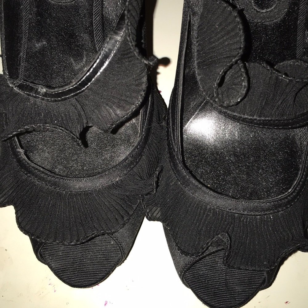 Charles by Charles David Black peep toe heels - Picture 2 of 5